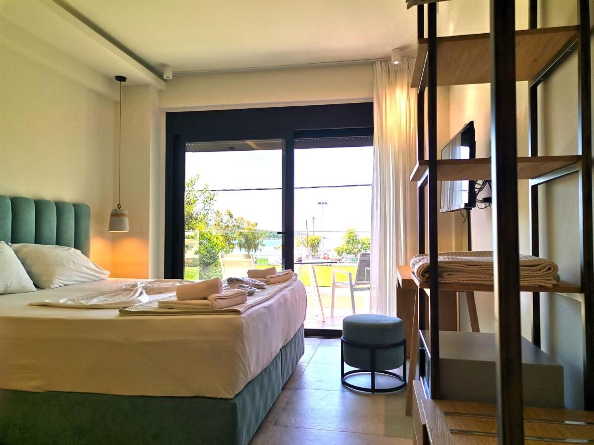 Thetis Boutique Apartments เนโอสมาร์มาราส ภายนอก รูปภาพ