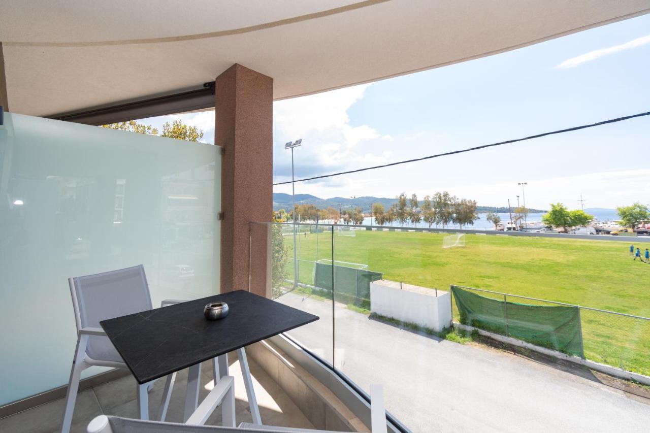 Thetis Boutique Apartments เนโอสมาร์มาราส ภายนอก รูปภาพ